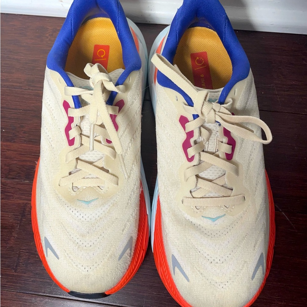 woman’s size 7 Hokas worn once like new